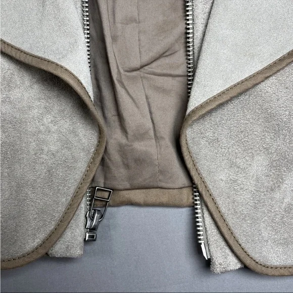 BCBG Maxazria Long Sleeve Sloan Faux Suede Cropped Moto Jacket Gray Tan Medium‎ - Picture 6 of 16